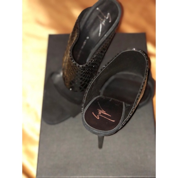 Guiesspe Zanotti size 37.5 (7.5) Brand New - Picture 3 of 4